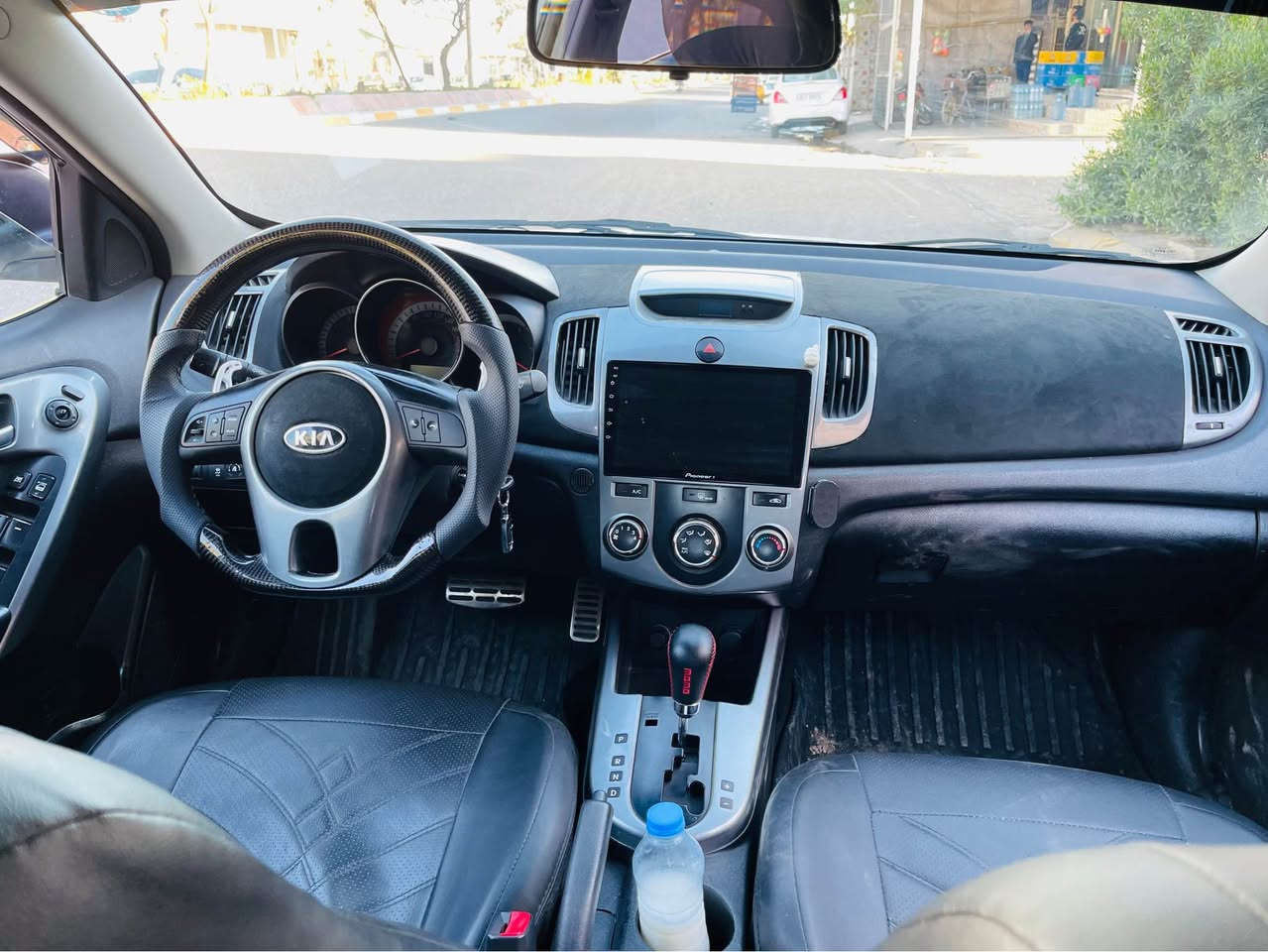 کیا سیراتو 2012 
سپورت فول 
سیارە حلوە و کاعدە بدون مصرف 
تایرات جدید صدر جدید دواخل جدید 
سیارە بیها ضرر جاملخ و بونیت صبخ و هیلال صبخ 
سیارە منضومە غاز و بنزین و کوبون بنزین موجود 
رقم و سنویە جدید شرط تحویل و وکالە 
مکان سیارە کرکوک 
السعر : خابر رقم 
*********** كركوك, العراق
