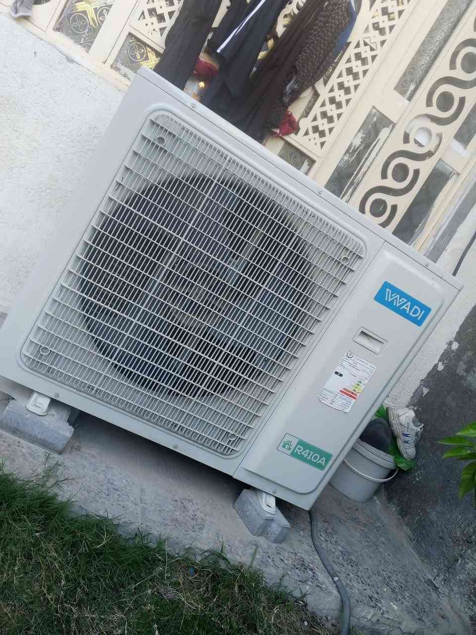 يا الله 
اللهم صل على محمد وال محمد سبلت للبيع جديد نظافته 95% حجم ثلاث ضمان مستعمل شيء بسيط حلو اخو الجديد مشتغل 20 يوم فقط العنوان بغداد الشعب نهايه الفورتات قرب جامع المحترق السعر 100000 الهاتف *********** بعدب وصل الضمان
