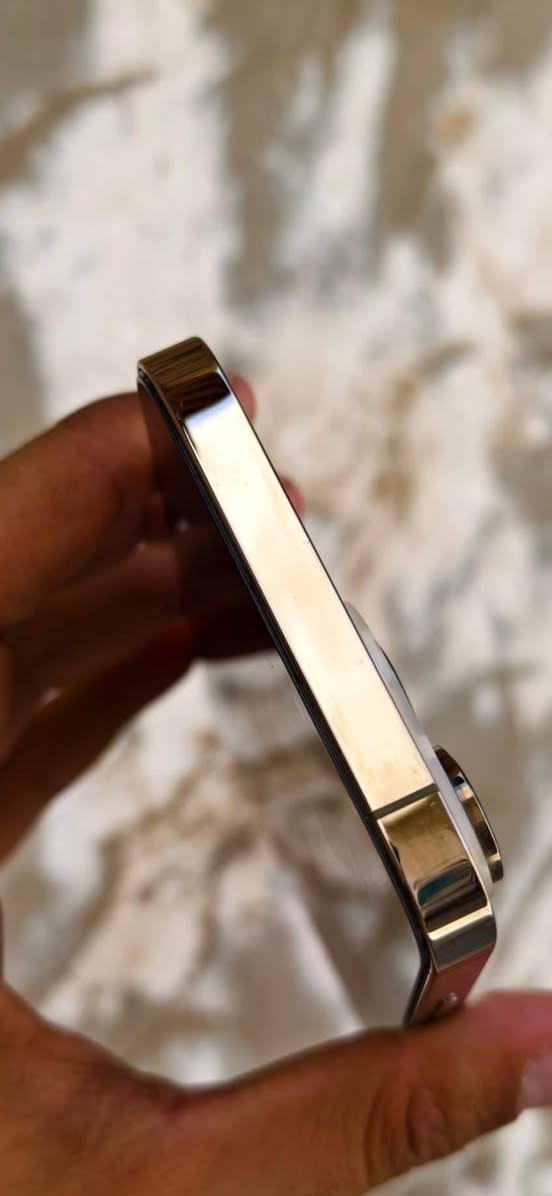 سلام عليكم ايفون 14 برو ماكس ماستر AAA كارتون مطابق بطايره 86 بلادي لون مميز ذهبي كلش نضيف جهاز سعر 925 مكاني بغداد جديده ***********
