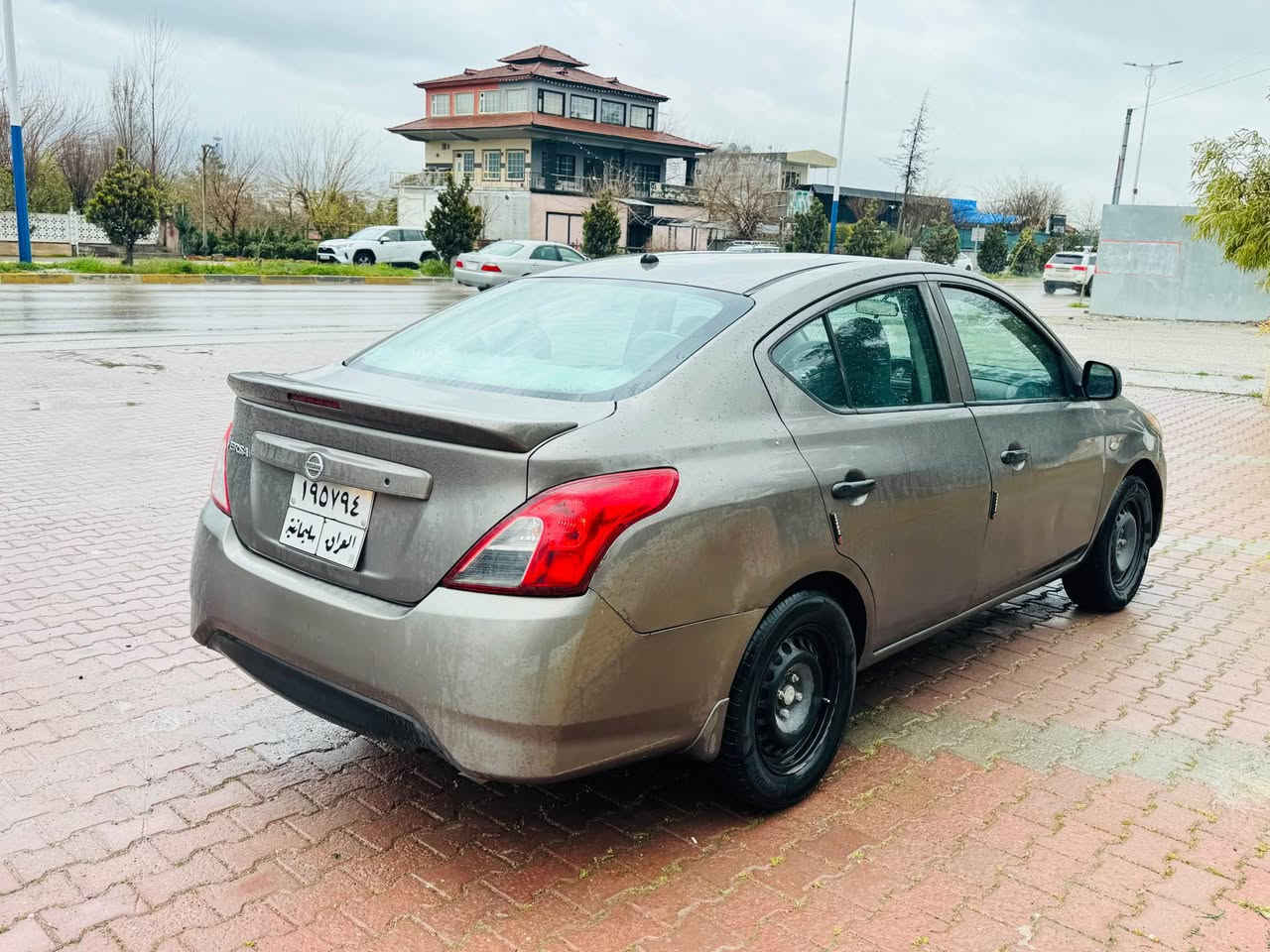 نیسان ٢٠١٧ فێرسا ٣ پارچەی بۆیاخە پێشو دوای کەپسە گێرو مەکەینە و تەبرت بەشەرتە ٤ گەلا خرامەی تیایە بۆت ئەگێرمەوە دوای معامەلە گێر تۆماتیک  سەنەوی دووسالە بەسەرچووە هەمووگیانی مەزبەوتە دوای ٨٢$ معامەلەی کەم ئەکەم 
*********** واتساپ السليمانية, العراق
