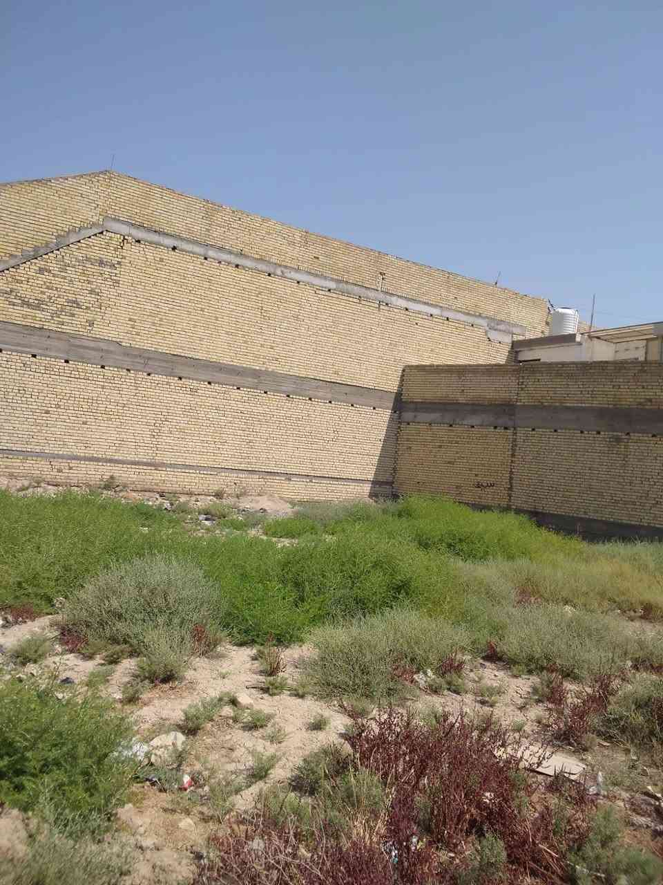 قطعة ارض للبيع مساحه ٣٠٠ الواجهيه ١٥وانزال ٢٠ عقد ٢٥ خدمات كامله السعر ٧٥ وبيه مجال العنوان زراعيه الثعالبه الي يجي على شارع الشعب الرقم ***********
