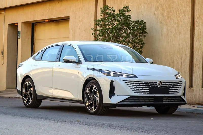 السلام عليكم سيارة شانجان للبيع مديل 2025رقم بغداد تحويل ثاني يوم رقم ***********
