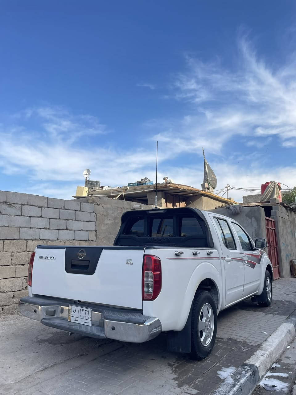 سلام عليكم سياره بيكم نيفاره للبيع  السعر 120وبيها مجال حك الجيه  للستفسار :***********
مكان السياره بصره .
