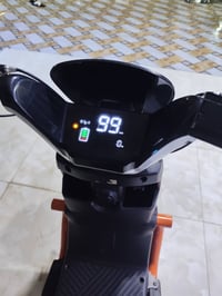 دراجه شحن فول نظافه خمسه بطاريه السعر 300 وبيه مجال 07808365939