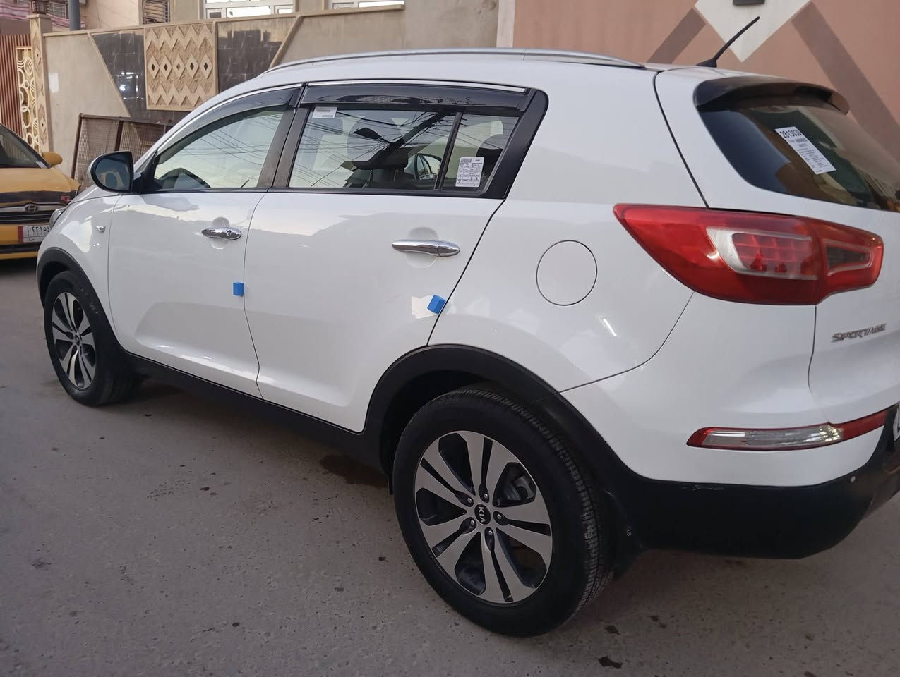 كيا سبورتج موديل ٢٠١١ رقم دهوك جديد سنوية جديدة وهزة جديدة + كابون بانزين السيارة فول مواصفات  بانوراما السعر ( 136) (١٣٦ ورقة ) وبيها مجال للاتصال *********** او *********** (  *********** /***********)
