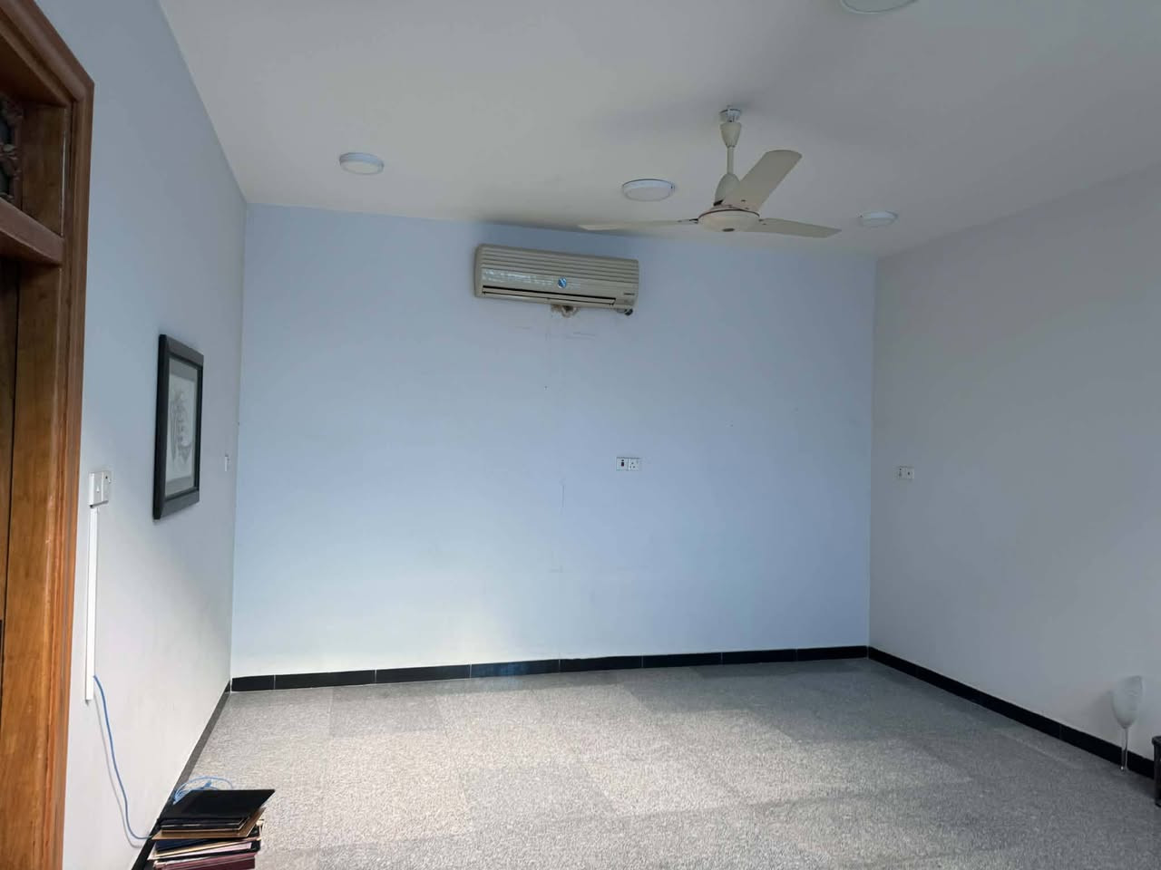 🏠دار سكني للبيع  🏠
____
⭕العنوان : حي الجامعه 
⭕  قرب مولده ابو ساره
⭕  مقابيل الساحه 

----------------------------------------
✨طابو صرف
✨طابقين 
✨بناء حديث كونكريت
✨ مساحه 200 م
✨عالي عن الشارع 
--------------------------------
✨ تفاصيل البيت ✨
____

🌟 غرف عدد 4️⃣✅ 
🌟صاله عدد 2️⃣  ✅
🌟استقبال ✅
🌟مطبخ ✅
🌟صحيات خارجيه 3️⃣ ✅
🌟مناور عدد 2️⃣ ✅
بيت مع،سبالت كل البيت
🔹 للاستفسار 🔹
____
مراسلة الصفحه
______________
او الاتصال على الرقم 🔻🔻

📳***********
***********
واتساب واتصل حيدر،ابو علي
