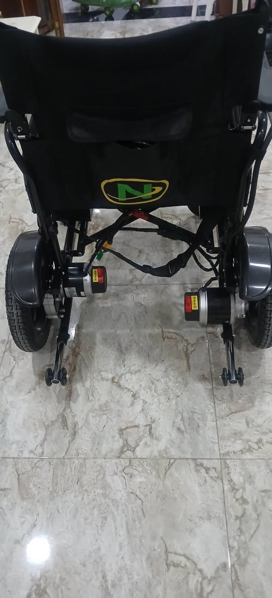 كراسي كهربائيه جديده بالكارتون يطبك ويصير بالسياره بدون رفع البطاريات الشراي يتصل بغداد سعره ٦٠٠الف مع التوصيل حجم كبير ٥٦ *********** وجميع الاحجام
