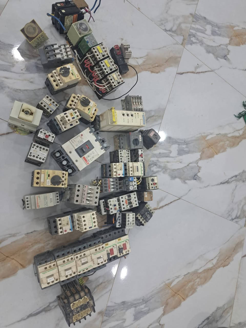 السلام عليكم للبيع شغالات ليدفع سعر زين يشوف خيرهن


**إذا كنت صاحب هذا الإعلان وتريد حذفه لأي سبب، رجاءا أرسل رسالة إلى الدعم الفني**