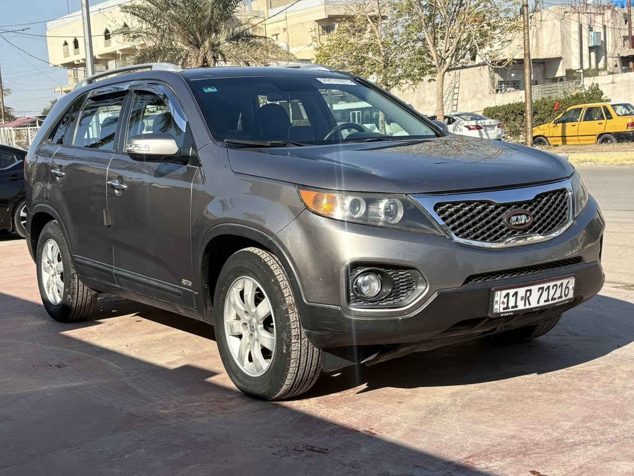 السلام عليكم كياسورنتو 2013رقم بغداد الجديد سياره مكفوله كفاله عامه
من الصبغ وتبديل ليبل واحد ماشيه ١٠٠km حقيقي محرك ٦ سلندر دوش السعر ١٤٧مجال بسيط
سبعه راكب
كشنات جلد
شاشه كاربلي
نحديد مسار
مانع تزحلق
محرك وكير مكفول صدر امامي خلفي جديد تبريد تتدفه شغال تخم تاير جديد شرط سونار وبيهه سونار للستفسار

‭٠٧٧٤ ٠٥١ ٧٢٧٥‬
