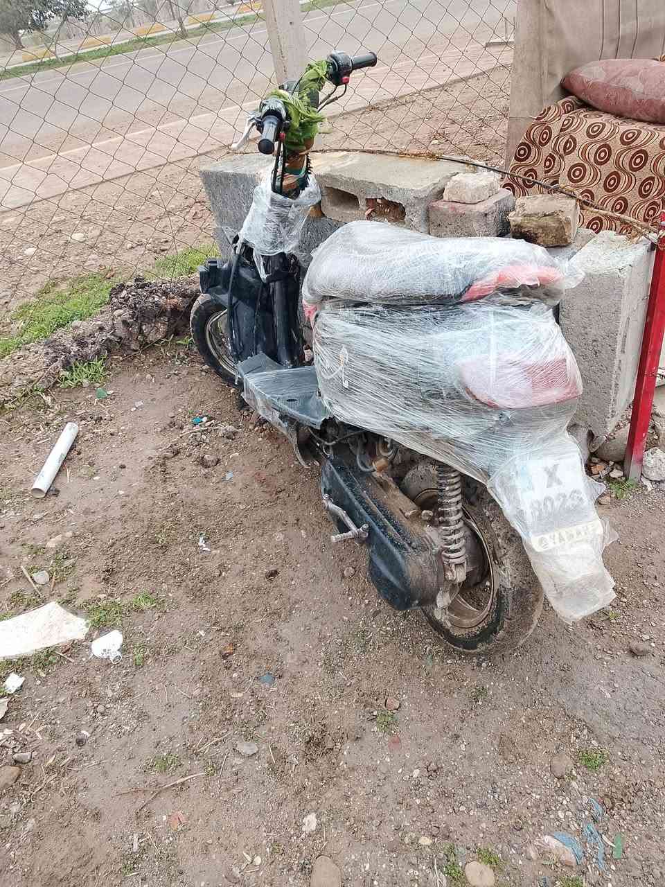 دراجە60للبيع عطل بصيط سعره60الف/بو فرۆشتن عاطله نرخي60هەزار/ژمارەی تلفون/رقم***********1
