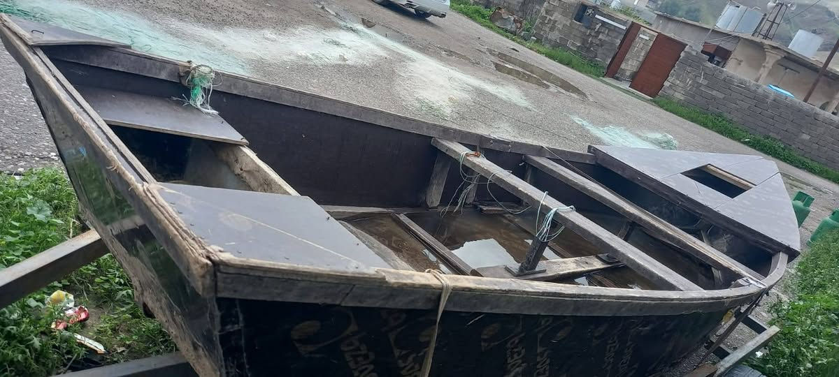 السلام عليكم بلم خشب نضيف حيل للبيع المكان. المسحك 
للاتصال. ***********
