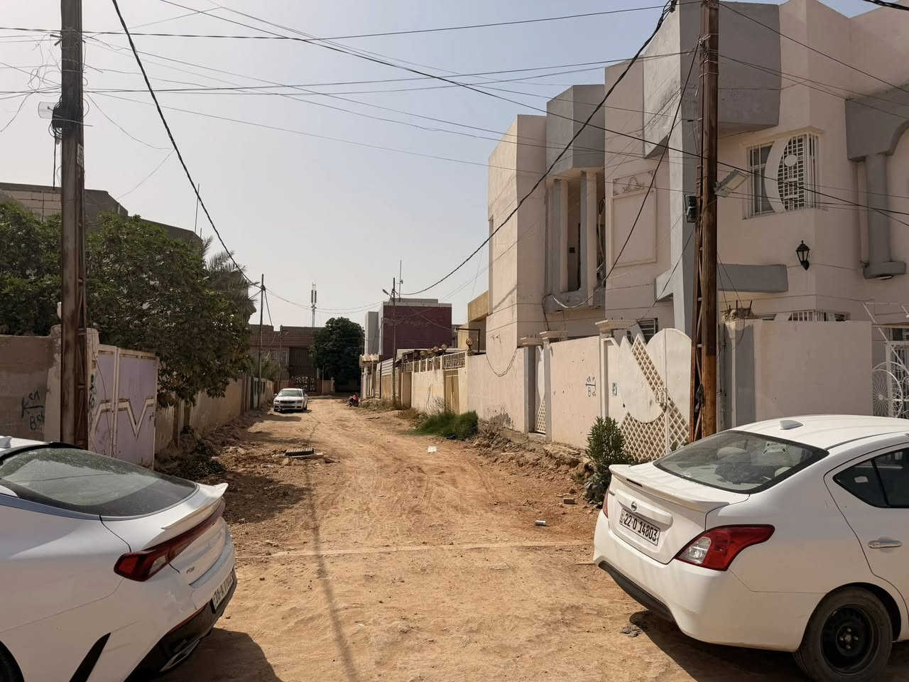 🛑 دار سكني  للبيع 🛑 
المنطقة : الديوانية ؛ام الخيل الأولى 🚩 
اقرب نقطه ؛مقابيل بانزين خانه ام الخيل
المساحه : 200متر🏛️ركن
التفاصيل :  طابقين كونكريت مسلح 
    
الطابق الاول🛑 غرفه نوم وصالة واستقبال ومطبخ  وصحيات داخليه وخارجيه ومناوعددثنين 
الطابق الثاني؛٣غرف نوم وصاله ومجمع صحيات 
للاستفسار 
     مراجعة مكتب رسول الوزني للعقار  
الديوانية . حي الحضارة بداية شارع اسواق طيبة
 للمعلومات ولمزيد من التفاصيل ⬇️
       مراسلة الصفحة  
      او الاتصال
***********
