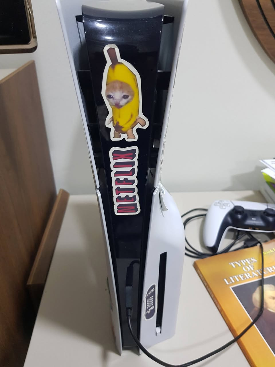 سلام عليكم بلي فايف سلم واحد تيرا اوربي شرق اوسط استخدام شخصي قليل حيل نظيف اخو الجديد ملحقات الاصلية كلها موجوده يده كيبلات كارتونه سعره  600  بغداد الكرخ حي جهاد متواجد على واتساب ***********
