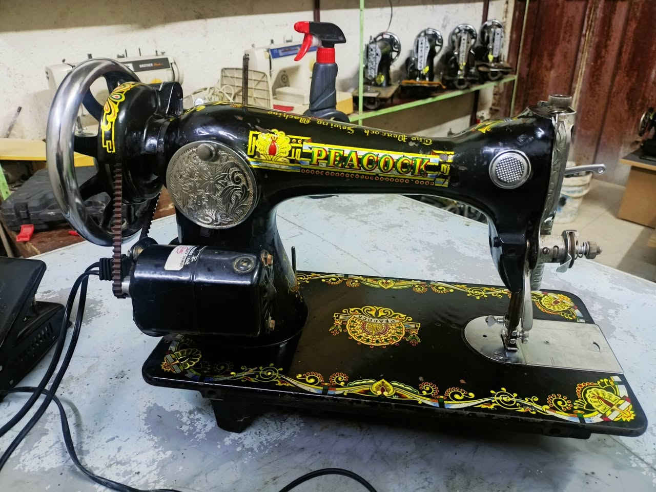 عنوان موصل الايسر حي الانتصار قرب كرم مول 
مكينه ام طاووس اصليه باب اول مال ثمانينات اسواق مركزية شرط صوت ناعم كلش الفحص
***********.       . ***********
