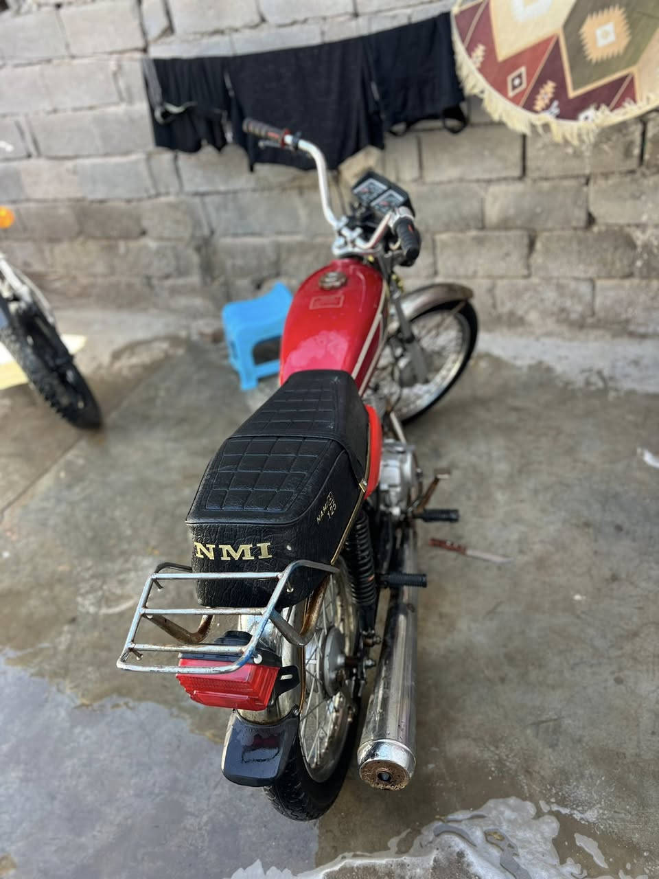 السلام عليكم دراجه نامه رابيدو مال بيت شغل وطلع درجه ما متعوبه كلشي شغال بيه دراجه أدوات كفاله من السرقه  مكينه مفتوحه قبل فتره شهرين اكثر السعر 550وبيه مجال مكاني بصره خمسه ميل للتواصل ***********
