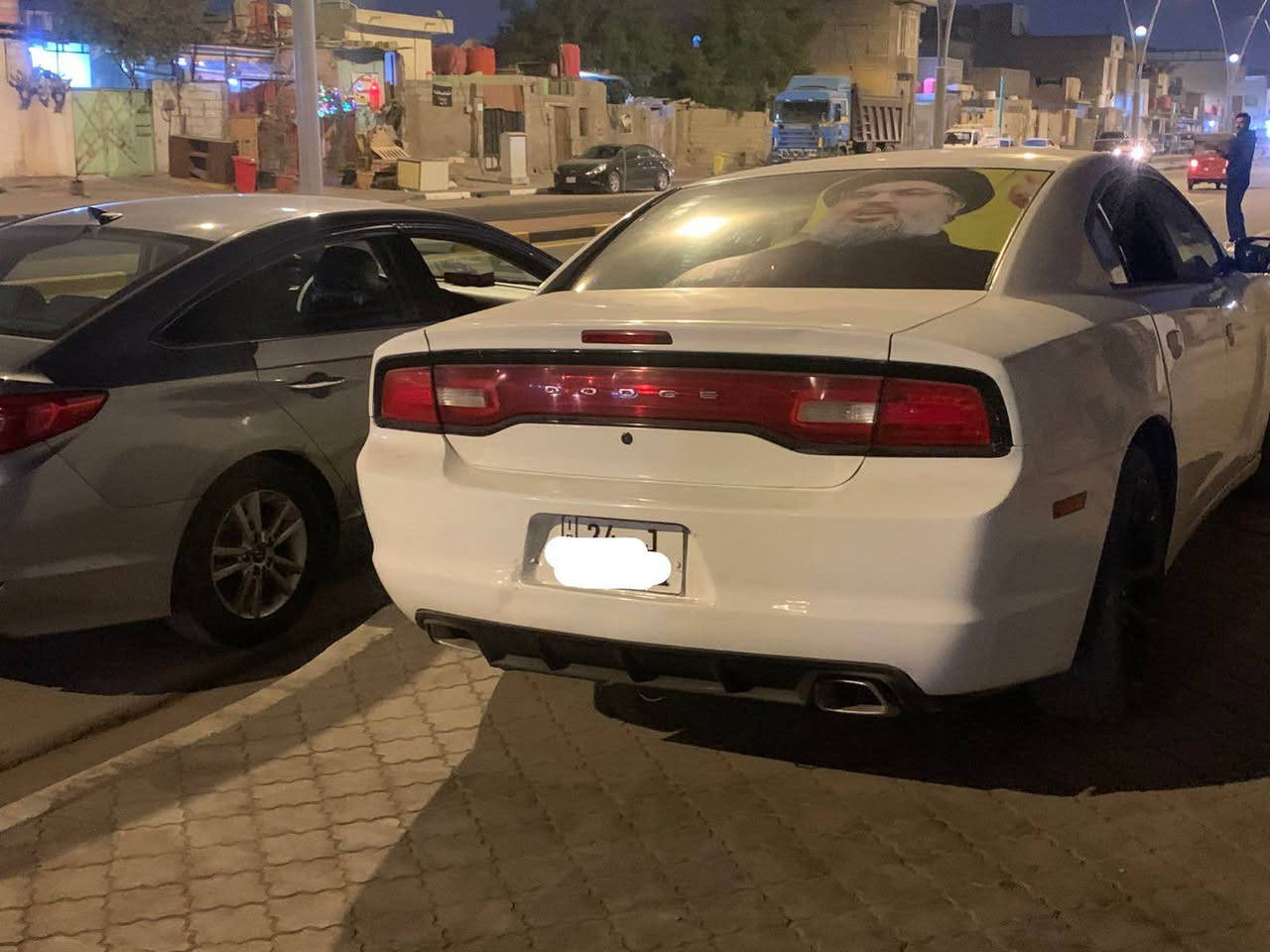 السلام عليكم للبيع جارجر 2014 
السياره بيها نقص حداديه 
السياره نضيفه وحلوه 
السياره بيها جامه الصدر مكسوره يرادلها تبديل 
السياره 6سلندر كير 1000 تعليك 
السياره بيها كصه جنطه فقط 
السعر 65 وبيها مجال 
عنواني بصره 
رقم الهاتف *********** Singapore
