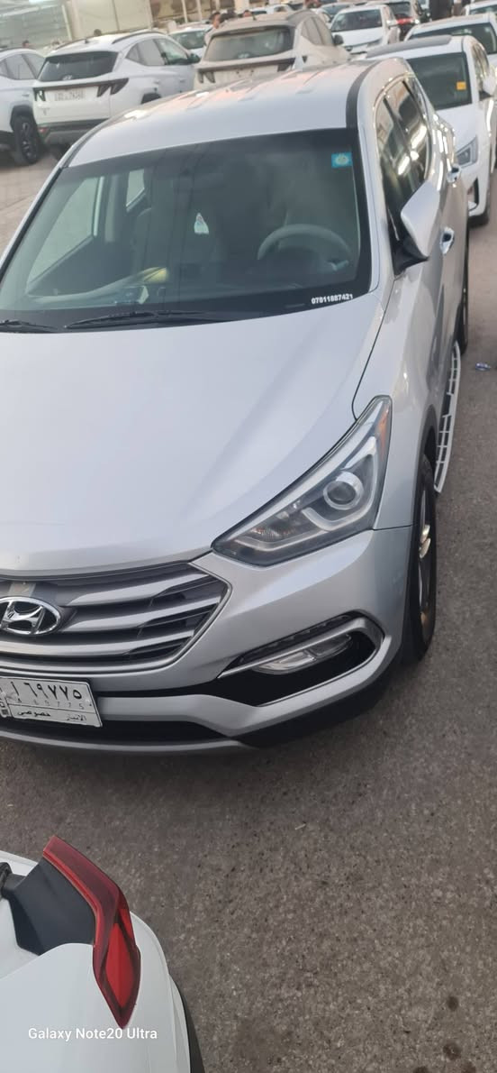 سنتافيا أمريكي
2017سياره كلين عدا صبغ بسيط جوه الرقم الخلفي السياره شركه كل شيء بيه بلادي محرك كير والسياره جديده بمعنى الكلمة 
ماشيه ٨٦ 
رقم أنبار شرط التحويل
عنوانه/الرمادي 
اتصال
‏‪***********‬‏
