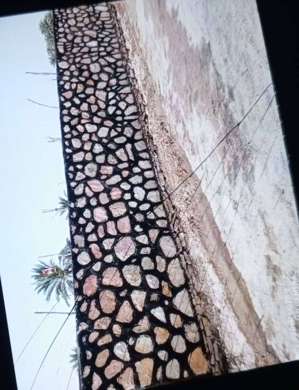 يعلن مكتب ابو فاطمه لبناء الحجر عن  تغليف السواقي:وتغليف الأنهار: وبأسعار مناسبة: وبناء الاسيجه:  ورباطات بيوت ومساند وجميع الاعمال حسب الطلب للاستفسار عن البناء مراسلة البيج او الأتصال علئ الأرقام التالية:***********
***********
