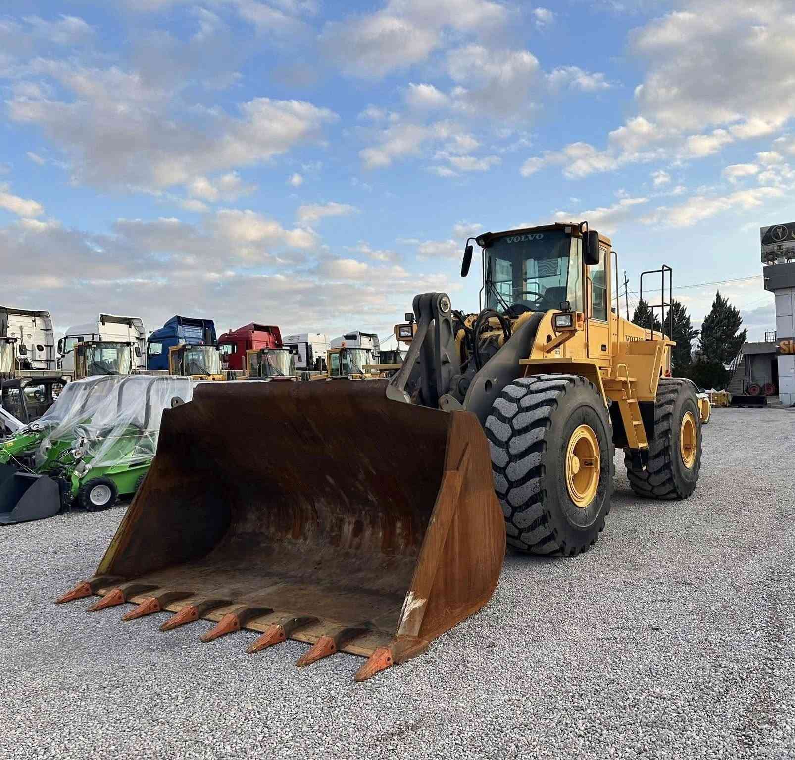 شفل فالفو للبیع دخول جدید بدون سبوغ
شۆ ڤل فالفۆ تا زە داخل بووە  بۆ ڤرۆشتن 
حجم : L150E 
مدیل : 2006
سعات : 13000
رقم : فحص موقت بصرە
بۆ زانیاری زیاتر :  ***********
