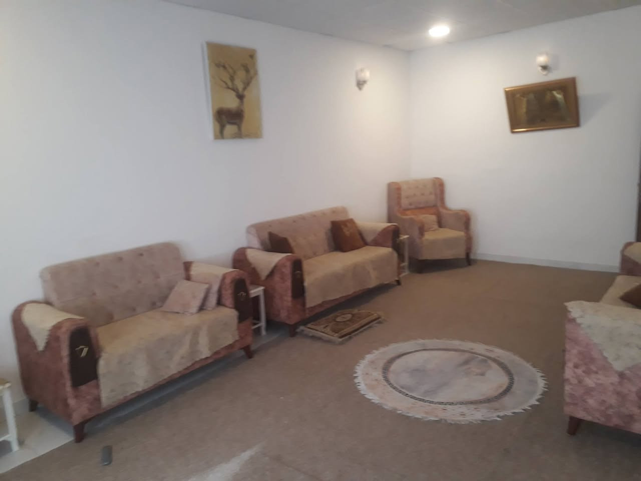 السلام عليكم
دار للبيع في مجمع الزهراء السكني مساحة ٣٥٥ ركن طابق واحد يحتوي غرفتين نوم واستقبال ومطبخ ومجاميع صحية موقع مميز مقابيل حديقة مطلوب مبادرة تقريبا ٨٥
تواصل ماسنجر أو اتصال ***********
