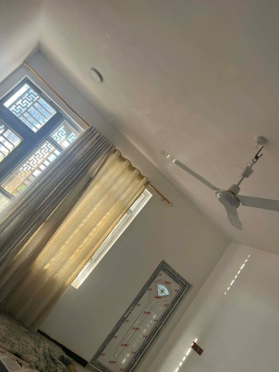 دار زراعي سند ٢٥ مساحه ١٥٠ متر بناء حديث موقع ممتاز كافه الخدمات طابقين ٤غرف نوم طويريج حي المثنى تفاصيل على الخاص مكتب حيدر للعقار *********** السعر ٢١٠ مليون َمع مجال
