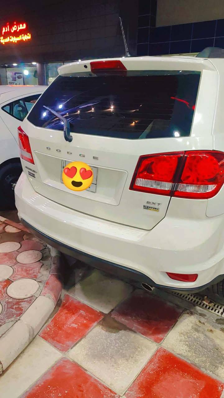السلام عليكم
دوج جورني موديل ٢٠١٧ 
السيارة جديدة بمعنى الكلمة 
كير مكينة تبريد تخم تاير 
كلة جديد بية جاملغ امامي 
بدون ايرباك السيارة 
السعر ١٦٠ وبية مجال 
عنواني بابل 
*********** اتصل وتدلل
