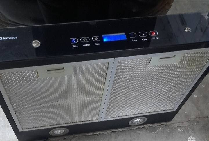 السلام عليكم 
اغراض منزليه مستعمله نضيفه للبيع الاتصال با الرقم*********** بي وتساب وتدللون
