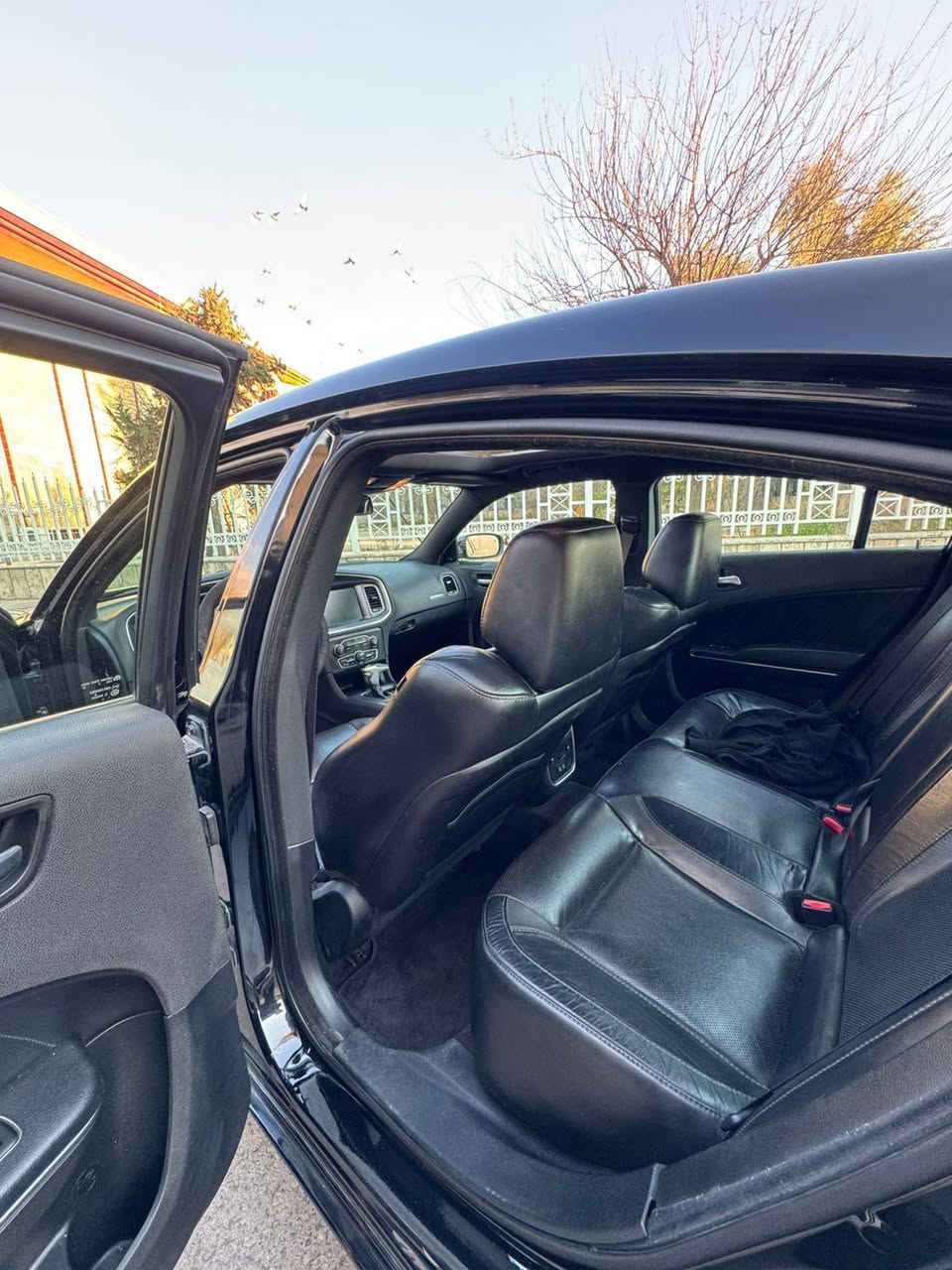 للبيع دوج جارجر موديل ٢٠١٧ 
وارد أمريكي هيمي ٨ سلندر 
ماشيه ٨٠ ألف mi السياره كلين
صار بيهاداخل العراق 
جاملغ أمامي صبغ بدون دواخل بدون ايرباك 
السياره فول مواصفات مواصفات الهيمي 💪💪
كير محرك شرط مامفتوح طخم تاير أرقام كلشي جديد 
رقم اربيل شرط التحويل السعر وباقي التفاصيل 
الاتصال *********** ***********
