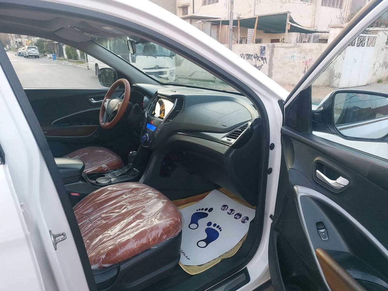 مديل٢٠١٤فول مكفوله من صبغ وتبديل
مكينه مفتوحه كير مفتوح كشنات كهرباء جلد سايد بريك 
بصمة +بصمة تشغيل فور ويل ترحيب حداديه تخم تاير جديد تخم بيها بارد جاملغ.امامي أيسر شبر بارد حساس خلفي كامرا 
شاشة اصل مكينه ٦سلندر سعر تصل وبيك خير وتدلل ***********
