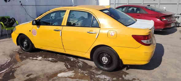 السلام عليكم BYD F3 موديل 2012 مكينه جديده شادها مال لانسر كير اوتو كير مكينه مكفولات كهربائيات كلها شغاله مال جناي سنويه صارلها شهر من سقطت تجديد علمشتري غرامات وهيئه عليه سعر 50$ وبيها مجال بسيط والسوك كلشي حته ب25 تلكه عنوان بغداد الرصافه قرب الجسر الفرنسي *********** بي واتس ***********
