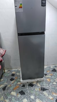 ثلاجة ايسنس • ١٠ قدم • كالجديدة