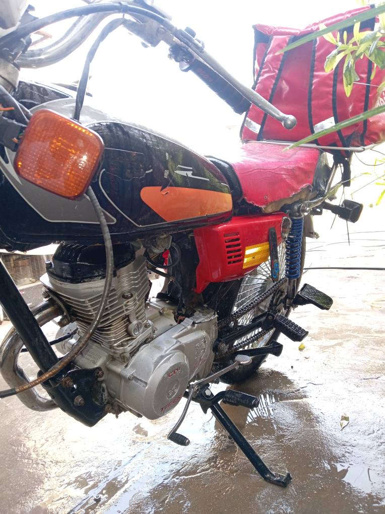 السلام عليكم ايراني تايكر 4 كير نكره هندر لايت شغال هورن شغال نقصه كلجات  وكعكه صالنصه أبيع هل موجود السعر ب 300 وبيه مجال رقم للاتصال *********** مكاني بغداد حي الفرات قرب مطار بغداد بغداد, العراق
