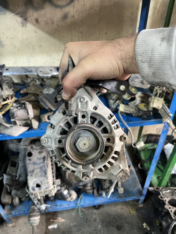 سلام عليكم 
متوفر غراض تفصيخ جميع سيارات الايرانيه والكورية 
ومتوفر جميع مكاين وكيوره
 سايبا طيبه بيجو بارس سمند 
ومتوفر تحويره كامله كورلا نحله ومكينه كورلا  ام جف 
متوفر غراض شيري A5 
وعراض شيري كوين 
وتفصيخ سياره كامله QQ 
موقع كراج 
قوس بغداد منطقة النتصار مقابيل مقر الحشد 
بداره ابو كرار 
رقم الهاتف ***********
