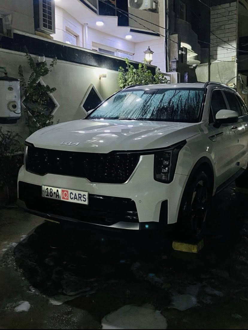 كيا سورنتو 2024 V6
القوة والفخامة 💎
رقم بابل إنكليزي 

🔹 المحرك:
▪️ 3.5 لتر V6 تنفس طبيعي
▪️ قوة تقارب 290 حصان 💪
▪️ ناقل حركة أوتوماتيك 8 سرعات
▪️ نظام دفع أمامي 
كير ماوس

🔹 المواصفات الخارجية:
✨ تصميم جديد جريء بشبك أمامي أسود
✨ مصابيح LED أمامية وخلفية كاملة
✨ ويل كب ألمنيوم قياس 19

🔹 المواصفات الداخلية:
🖥️ شاشة وسطية
🔘 تشغيل بصمة + دخول ذكي+ تشغيل عن بعد
📱 شحن لاسلكي للموبايل
🧭 عدادات ديجيتال كاملة
ألوان لد داخليه متغيره
🔹 أنظمة الأمان:
🅿️ حساسات + كاميرا خلفية
⚠️ مثبت سرعة ذكي

SUV عائلية فخمة… قوة وأمان ومساحة واسعة تناسب السفر والاستخدام اليومي ✈️

🔥السياره كفاله عامه ماعدا بارد قليل جداً بالجاملغ الخلفي

💰 السعر 307
 
كربلاء📍

هاتف ***********
