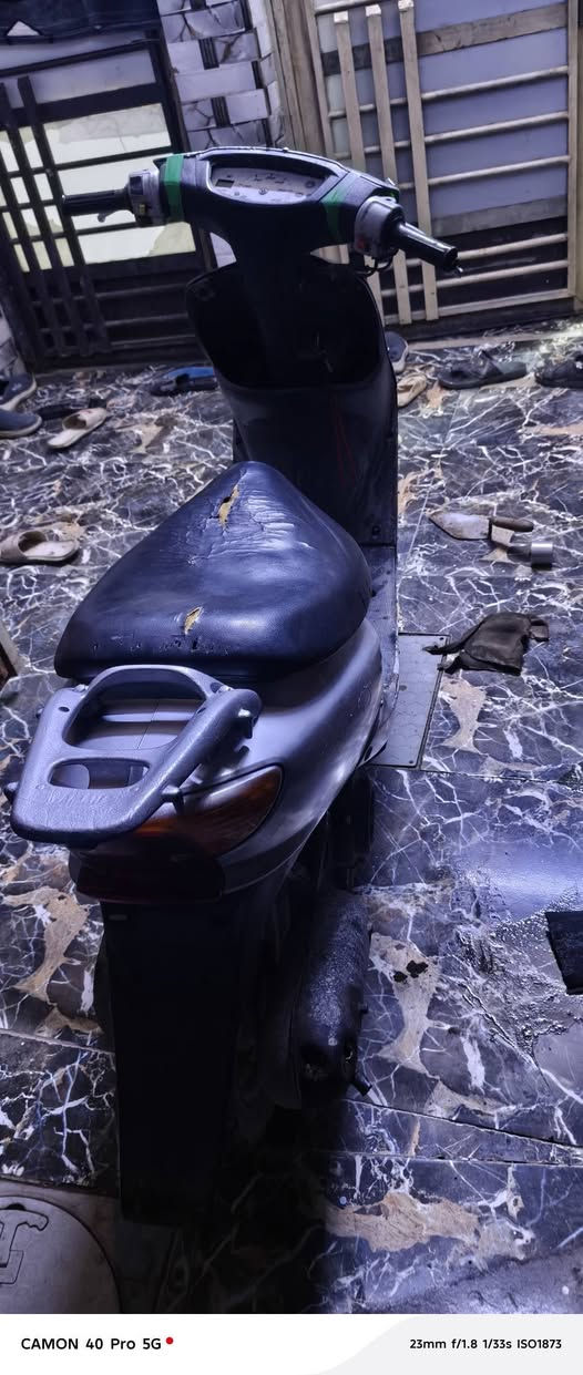 إسلام عليكم دراجه ٦٠ عصفوريه نكره سلف مكينه ما مفتوحه كابريتر ابلادي كلشي ما عوزها هندر شغال اشاير هورن دبليو كلها شغاله الدراجه
امراوس امراوس اشعندك نزل مكاني بغداد مدينه الصدر

***********
وتساب
