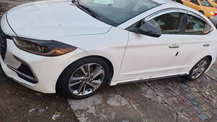 السلام عليكم هونداي النترا موديل 2018 وارد امريكي رقم  انبار الجديد سنويه بسمي مشروع وطني   جديده ل 30  بيها حادث بل عراق  مثل ماموضح بل سونار  حادث امريكه هم موجوده الصور كلشي موضح  كدامك مكينه تنقص ملاحضه السياره يردلها ادامه مكاني بغداد حي الاعلام تقاطع درويش رقم الهاتف ***********. 
السعر 110
