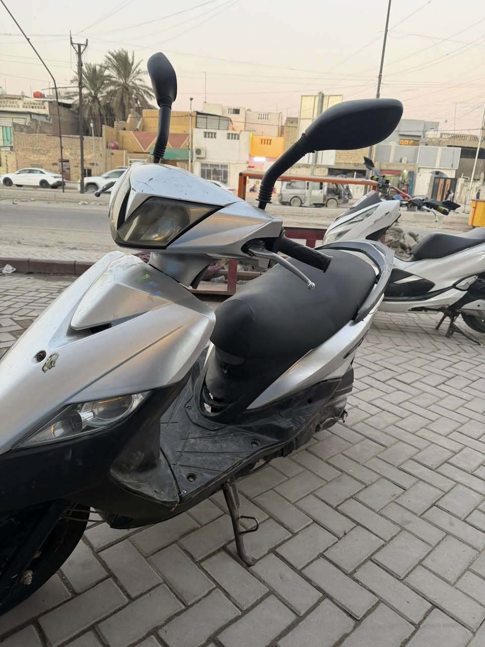 السلام عليكم دراجه ثعلب 140 البيع دراجه حلوه مكينه ناعمه نقص بس ستان وكيلون جنطه فقط  تعليك اي شي بعد مابيهة البيع سعر 500وبيهة مجال عنوان مدينه الصدر كياره هاذ رقمي ***********
