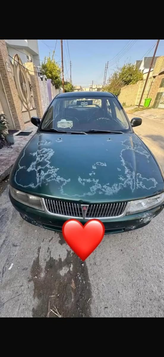 عليكم 
ميتسوبيشي لانسر موديل 99 بغداد محرك وكير مكفول الكشر بلاد بس بي جراد اوتوماتيك فتحه سقف تايرات جدد باتري جديد جاهزة
***********
