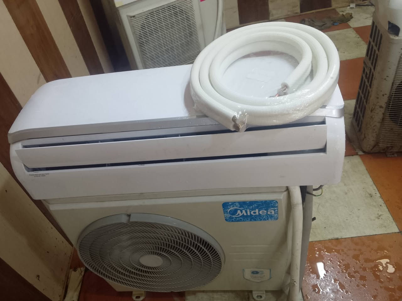 سبالت طن ونص شرط الفحص وتبريد تجي وشغل كدامك  تبريد اتصل ***********
