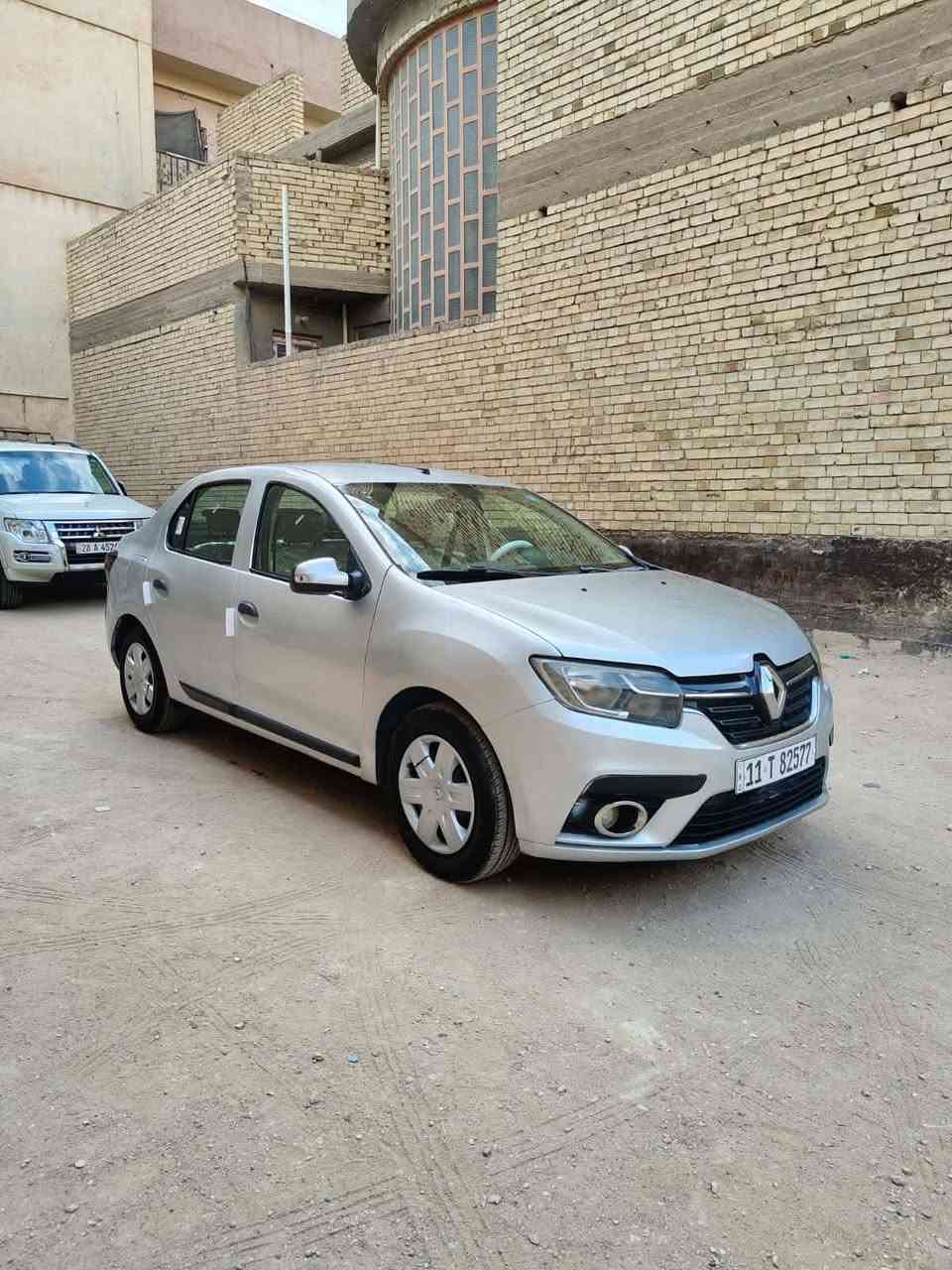 السلام عليكم رينو سنبل للبيع موديل 2019 رقم بغداد الجديد انكليزي سنويه جديده هزه جديده تحويل ثاني يوم مكينه 1600 كير اوتماتيك حداديه تخم تاير مكفولات تبريد ثلج السياره مكفوله من الضربة بيها صبغ مكانات قليله  اثر جراد فقط السعر 68 وبيها مجال مكاني كربلاء رقم الهاتف
***********
