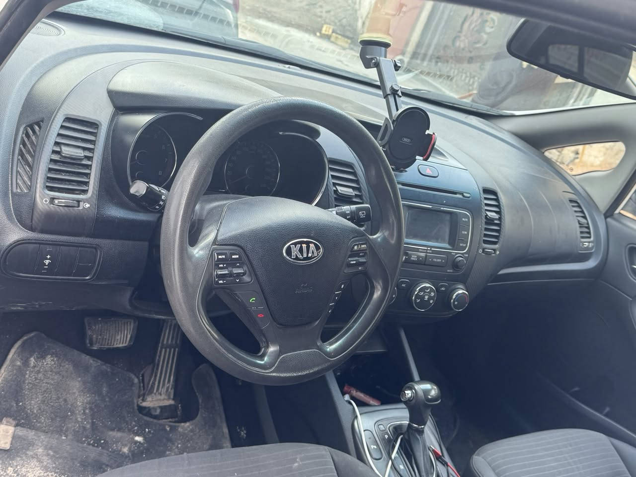 سلام عليكم
سيراتو هاج باك خليجي 
موصفات السياره فول السياره ونظيفه بدون حادث فقط رصعات موضحه بلسونار السياره كلش نظيفه ومناقصها شي وخير من الله سنويه جديده رقم شمالي تريد تحويل تريد وكاله السعر 116
وبيها مجال مكانها بغداد الدوره


**إذا كنت صاحب هذا الإعلان وتريد حذفه لأي سبب، رجاءا أرسل رسالة إلى الدعم الفني**