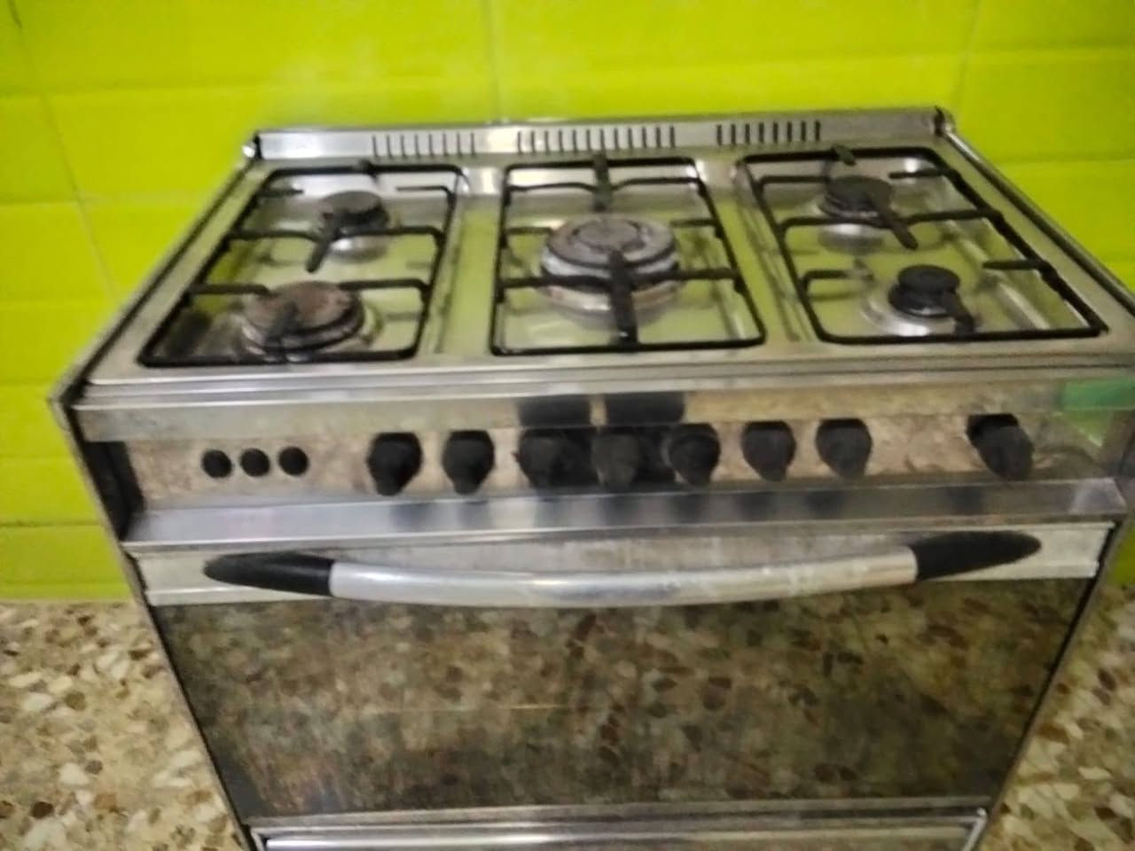 غراض بيت للبيع كلهن نظيفات
طباخ مصري 225
جهاز جري  200
سرير طفل  70
عربانة تقديم  25
بغداد العبيدي
***********

