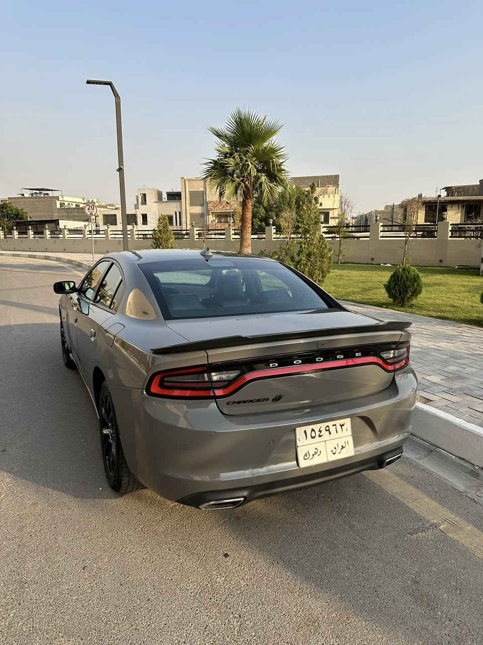 Dodge Charger 2019 Black Top
• وارد كندي
 • ماشية: 100 ألف كيلو
 • الرقم: دهوك
 • الموديل: 2019
 • نظيفة جداً
 • داخلة هزة لكن خلصانة حالياً
 • بدون دواخل، بدون ايرباگ، كلشي سليم
 • محرك، صدر، كهربائيات 100% نظيف
 • السيارة AWD (فور ويل)

مواصفات Black Top (نظام أسود):
 • ويل أسود
 • مرايا جانبية سوداء
 • سلايد أسود
 • جاملغ أسود

المواصفات الداخلية والخارجية:
 • كشنات جلد
 • تدفئة كشنات
 • شاشة كبيرة
 • تشغيل عن بعد
 • حساسات خلفية
 • كامرة خلفية
 • نظام سوبر تراك
 • نظام سبورت و كومفرت مود
 • نظام CarPlay
 • رادار نقطة عمياء بالمراية الجانبية
 • سقف أسود
 • لايتات زينون
 • كشنات كهربائية
 • تحكم ستيرن
 • تحكم سرعة بالستيرن
 • كير شفتات بالستيرن
 • هيتر ستيرن
 • ويل 19

ملاحظات:
 • بيها ضربة وحدة فقط، كلش بسيطة، صورتها موجودة
 • صابغها على كد قطعة صغيرة بس
رقم الشاصي:
‏2C3CDXJG5KH541070

السعر: 23,500$
(وبيها مجال بسيط)


**إذا كنت صاحب هذا الإعلان وتريد حذفه لأي سبب، رجاءا أرسل رسالة إلى الدعم الفني**