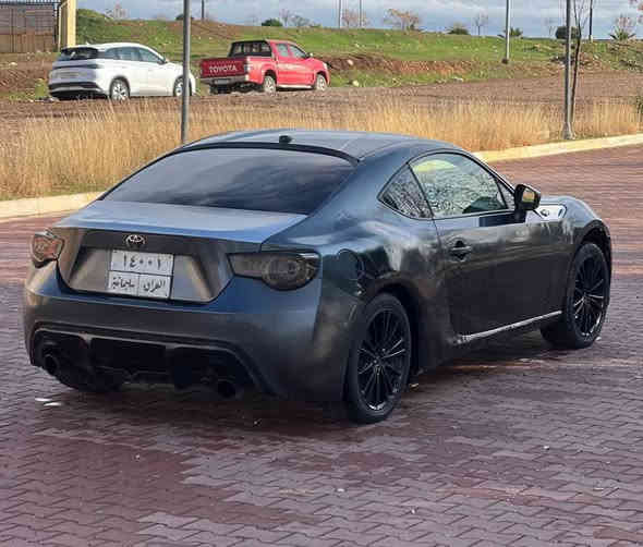 مستعجل البیع 
رقم تلفون : *********** 
رقم بي واتساب : ***********
سعر البیع : 71 ورقە و مجال 
علیها غرامە : 400$ دولار ینزل من سعر
للبيع  تويوتا GT86 موديل 2014 
فول مواصفات ماعدا فتحە  محرك  VVT V6 كلش قوي ونشط  سياره كير ئوتوماتيك  و تبريد بشرط  سياره كلش نظيفه و متعوب عليهه  جاهزه من كل نواحي و أحلى من الصور   تحويل او وكاله بشرط سياره ضمان  حزام صبغ للجماليه  بدون حادث مكان السياره قضاء عقره بين اربيل و دهوك اكر
