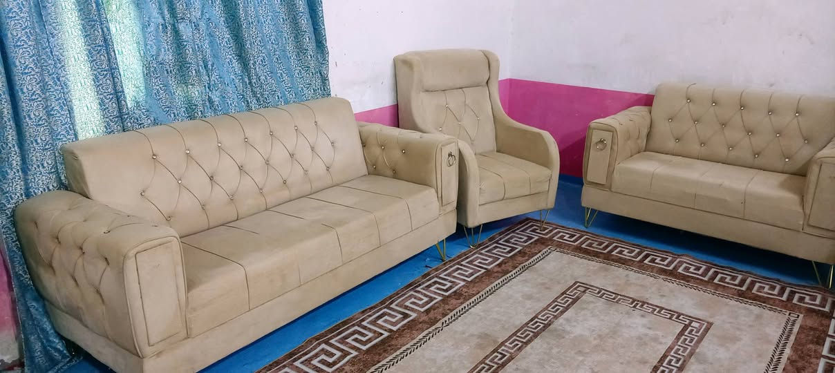تخم للبيع تزكام كلش نظيف 10 مقاعد السعر 250 وبي مجال العنوان كربلاء بداية الامن الداخلي يوجد توصيل للستفسار ***********

