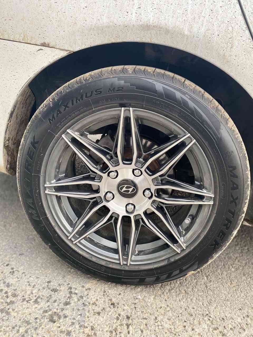 ئاڤانتی2007
کامل مەسروف کراوا دینار مەسروفی نیە
فول فولا بەس سلاید نیا
کەفەر گۆراو نیە لیدرانی نیە
تەبرێت   سەخف بەشەرت 
جرکەو سەد دۆلاری ببرا 
شوین حاجیاوا
***********
