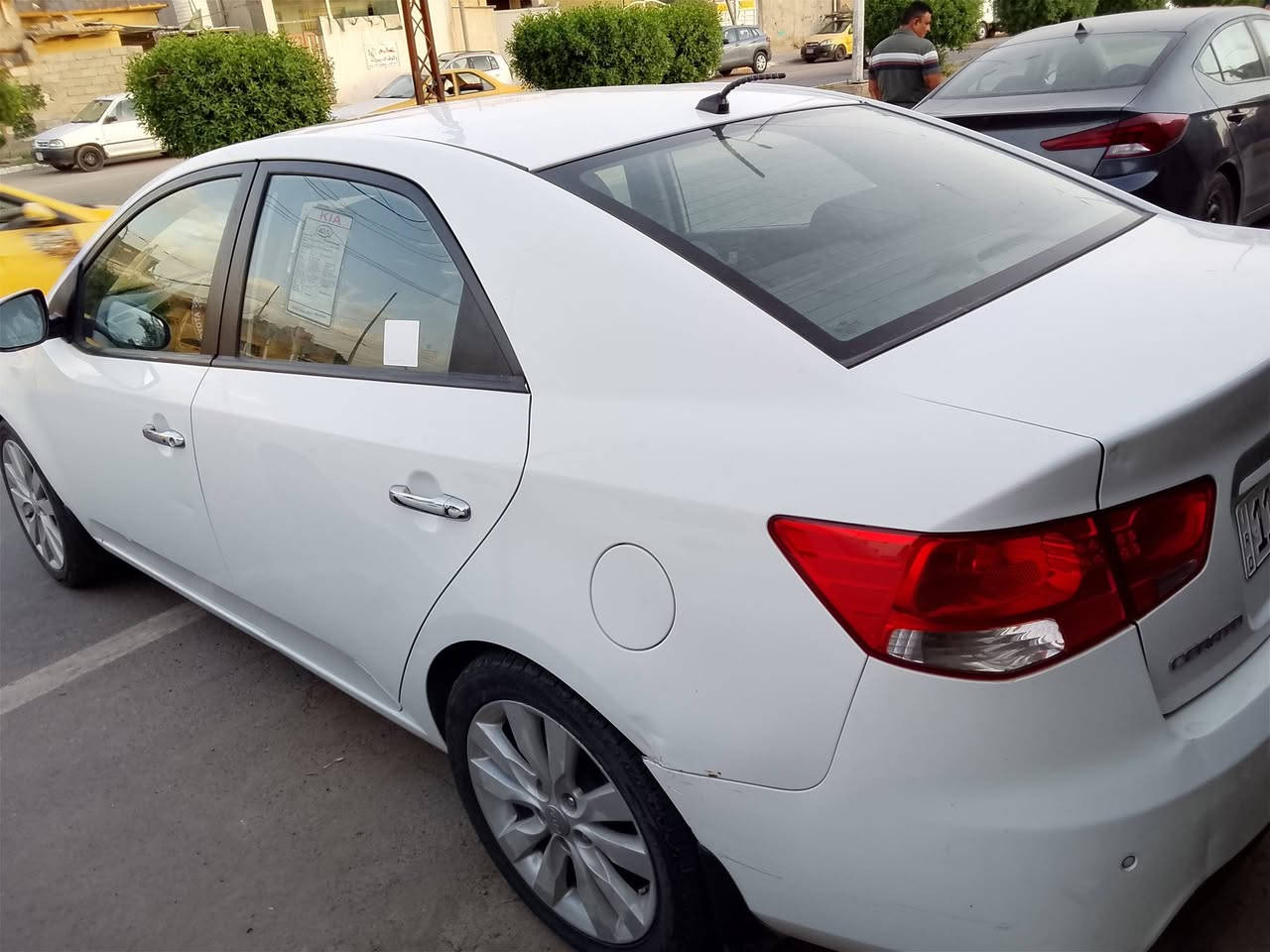 سلام عليكم سيارة سيراتو للبيع موديل 2013بيهة قطعتين صبغ مكاني بغداد تاجي رقم بغداد دولي بسمي ***********/
