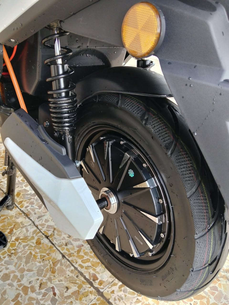 سلام عليكم
ماطور شحن مستخدم أقل 20يوم اخذتو ب 875

ابيعو 750جديد لوك بعدو سرعة 100مشحون مره وحده

***********

***********
