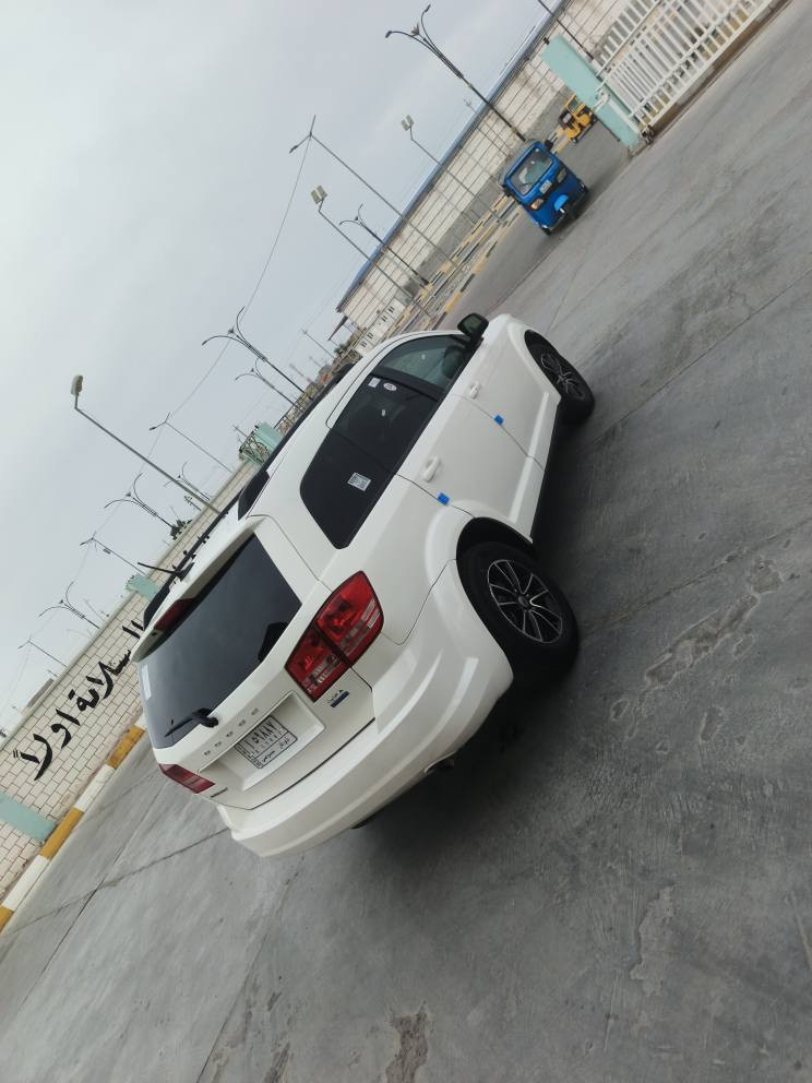 دوج جورني 7راكب موديل2018فول مواصفات(السعر105)(***********)بيها حزام صبغ جاهزه مكينه وكير كفاله تبريد ثلج حداديه جديده تخم تاير جدد كهربايات كلها شغاله رقم ذي قار سنويه لغاية 30عنوان السياره البصره*********** البصرة, العراق
