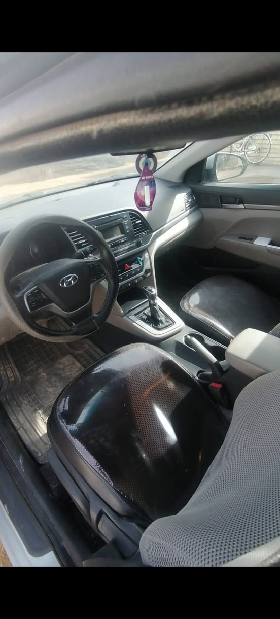 السلام عليكم النتره ١٧ وارد المريكي ليبل واحد بيها خمس قطع صبغ ابيع صبغ عام حته لا اتصير احراجات كفاله من تبديل وكص ودواخل رقمها اسليمانيه الجديد راعيها ولد يداوم وياي بيتهم بلكاضميه تريد وكاله تريد امداور السياره جاهزه مكينه وكير وتايراته باتري صار اسبوع شديته كلهن نضيفات تدفئه تبريد فول مستعجل عله بيعها السعر ٩٥$ وبيها وجال الشراي العنوان بغداد رقم تليفون *********** *********** بي واتساب
